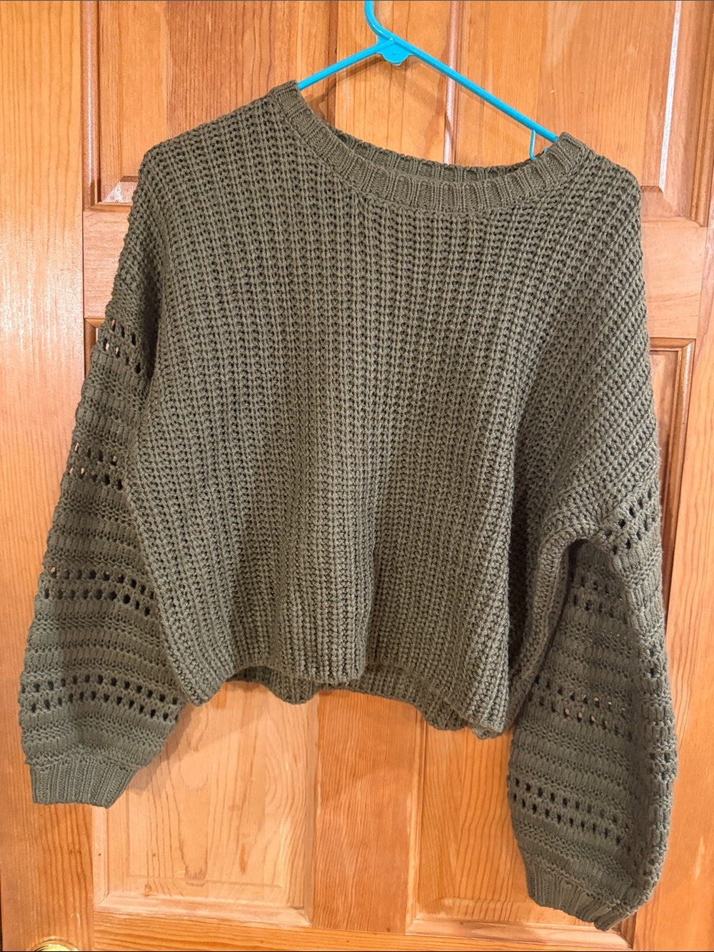 Moon & Madison women’s sweater size small .